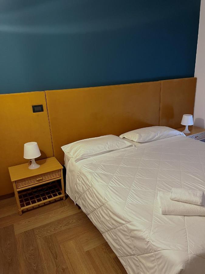 Front Lake Apartment Bardolino Eksteriør bilde