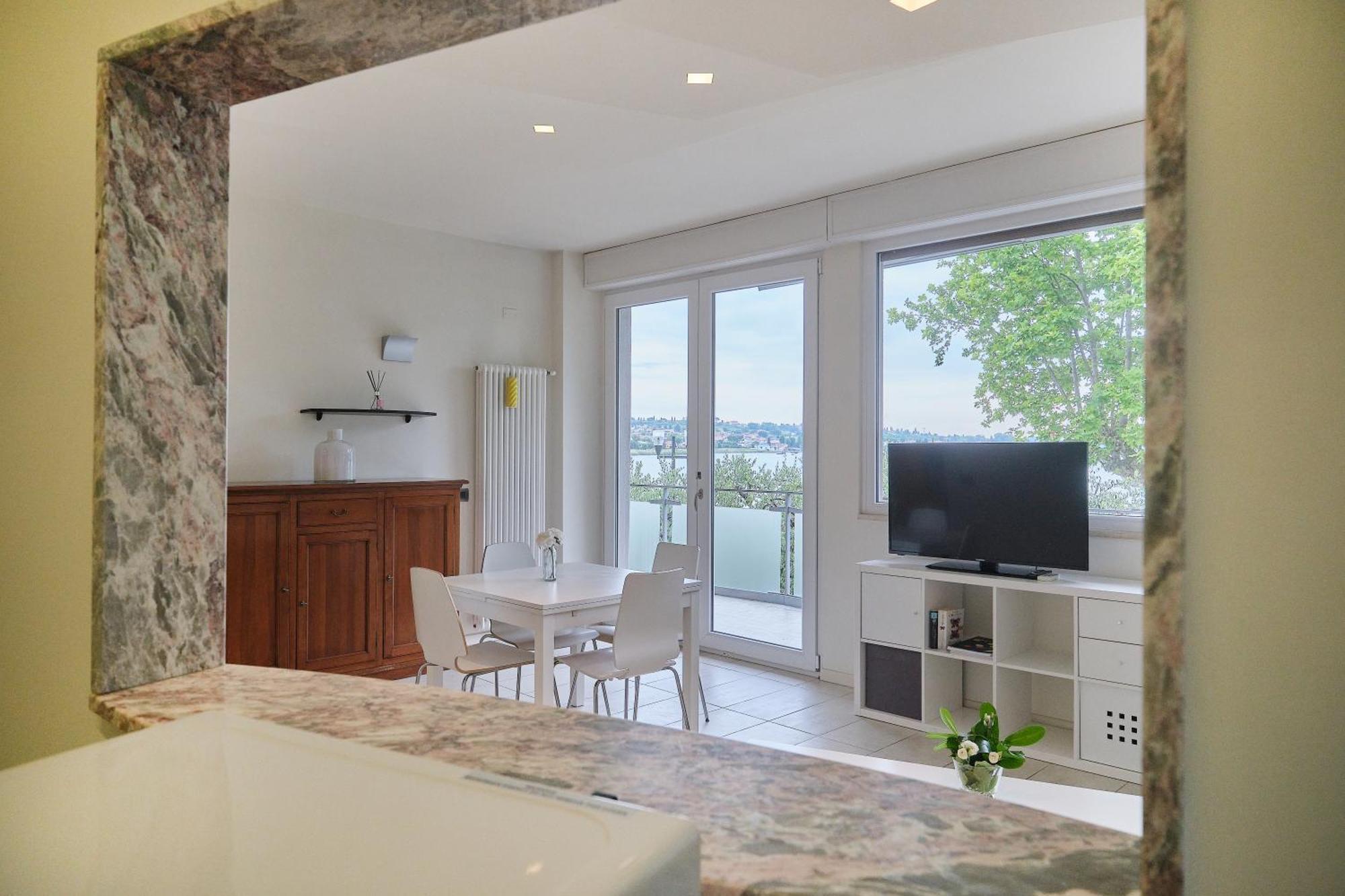 Front Lake Apartment Bardolino Eksteriør bilde