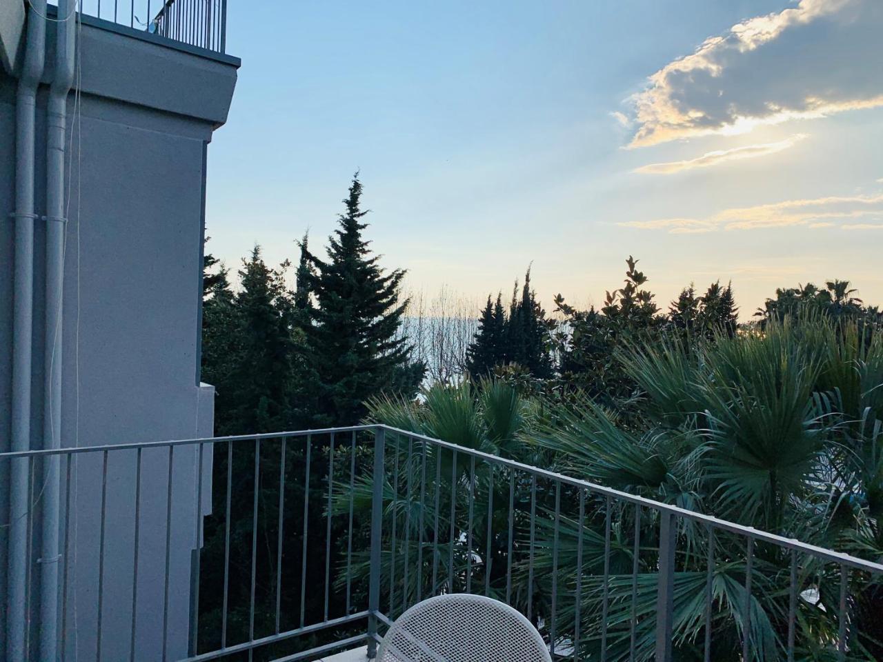 Front Lake Apartment Bardolino Eksteriør bilde